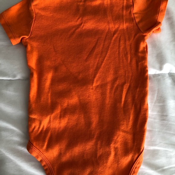 Baby/toddler orange onesie alien ufo - Picture 3 of 4